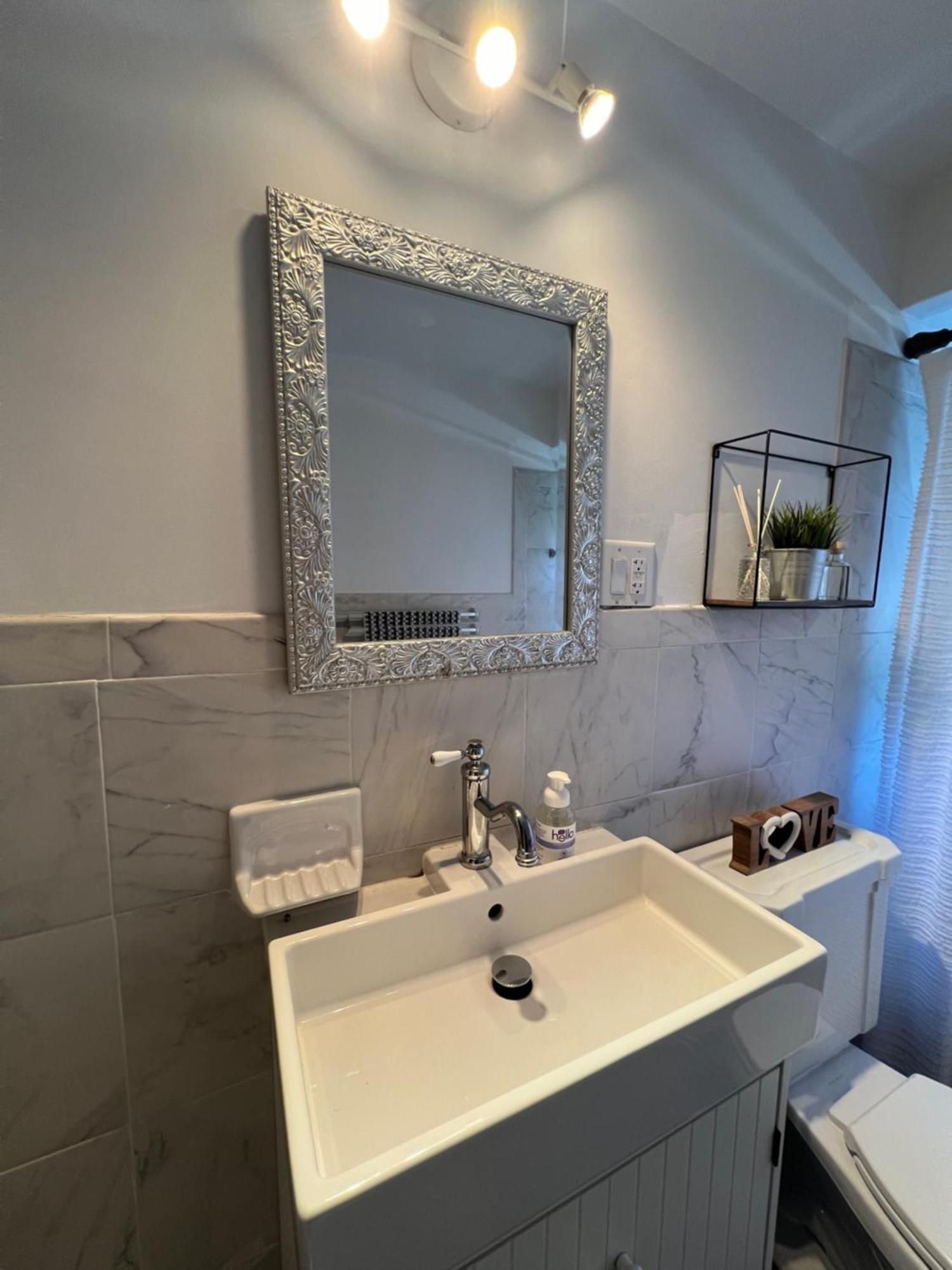 Peaceful 1br Easy Commute, Urban Suburban Mix Feel In Séjour chez l'habitant *